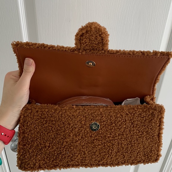 Moda Luxe Brown Sherpa Handbag - Picture 11 of 16